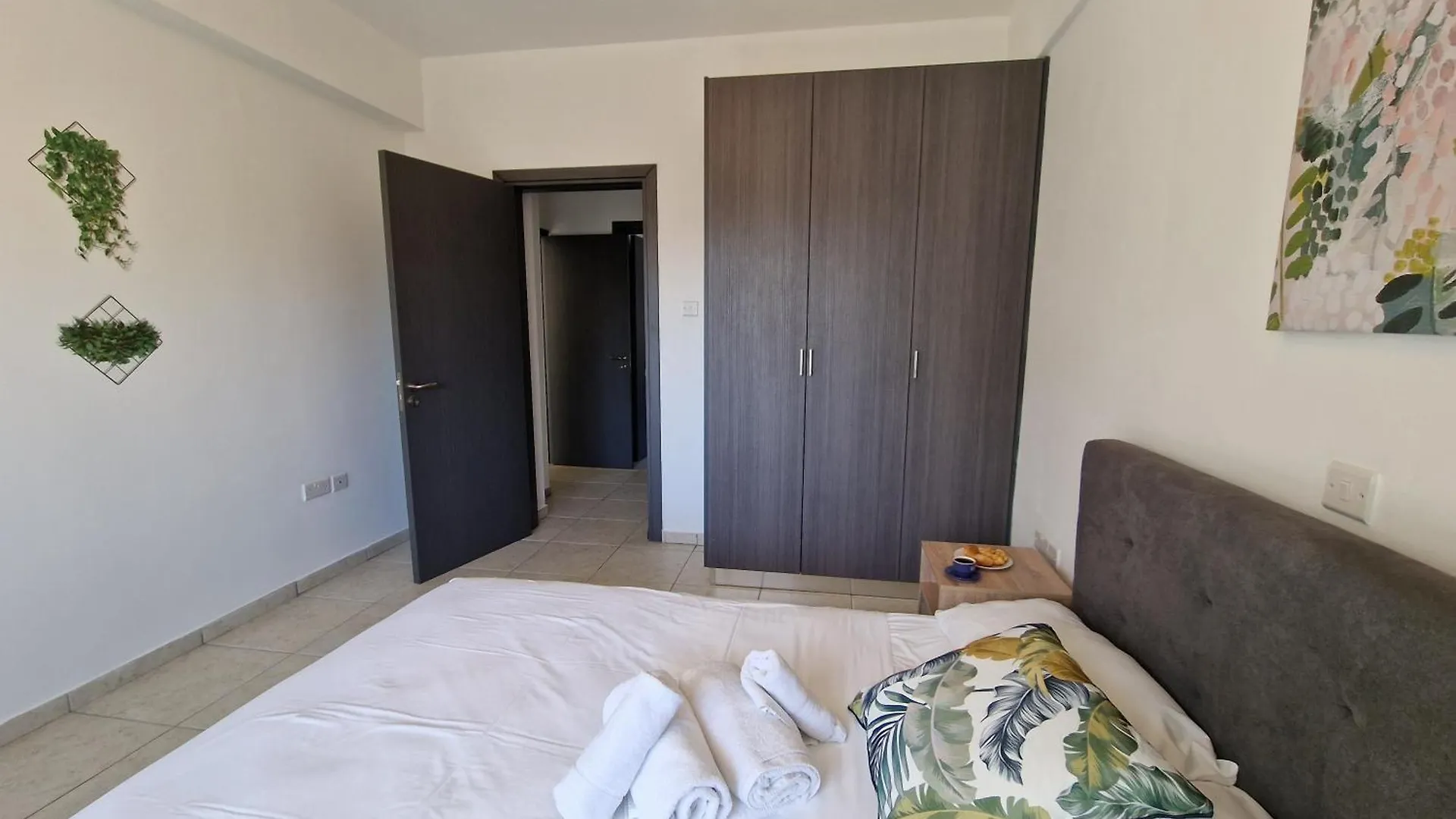 Tropical Paradise 200M From Finikoudes Beach Larnaca Apartment