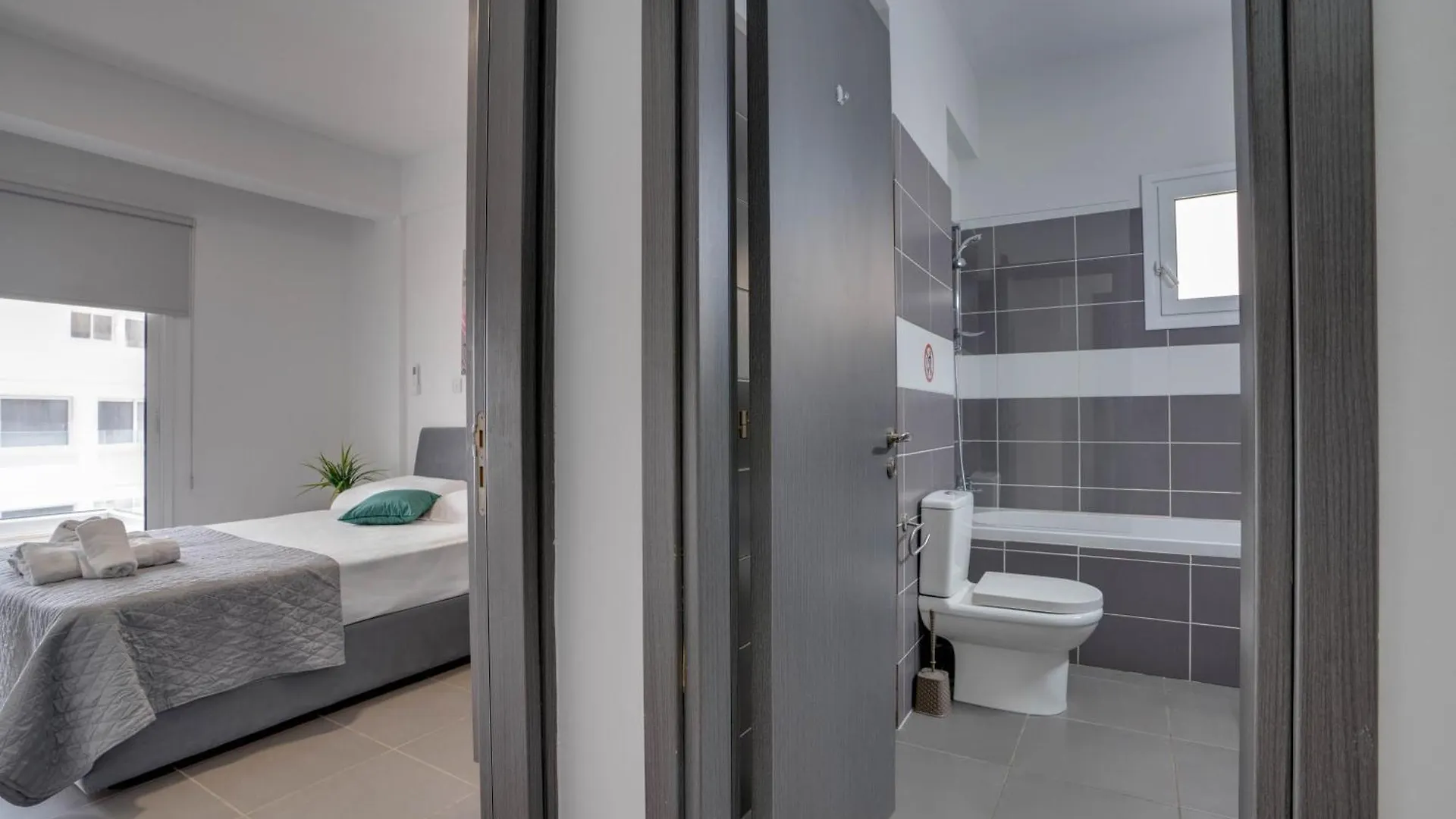 Tropical Paradise 200M From Finikoudes Beach Larnaca Apartment