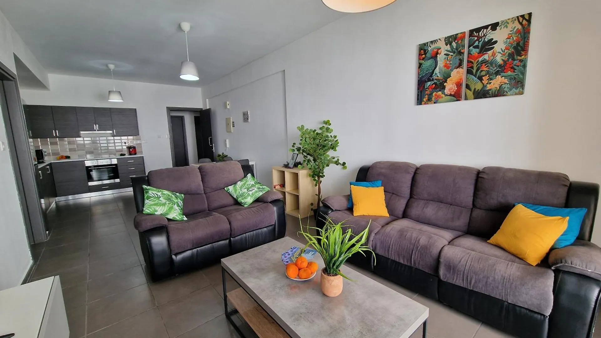 Apartment Tropical Paradise 200M From Finikoudes Beach Larnaca