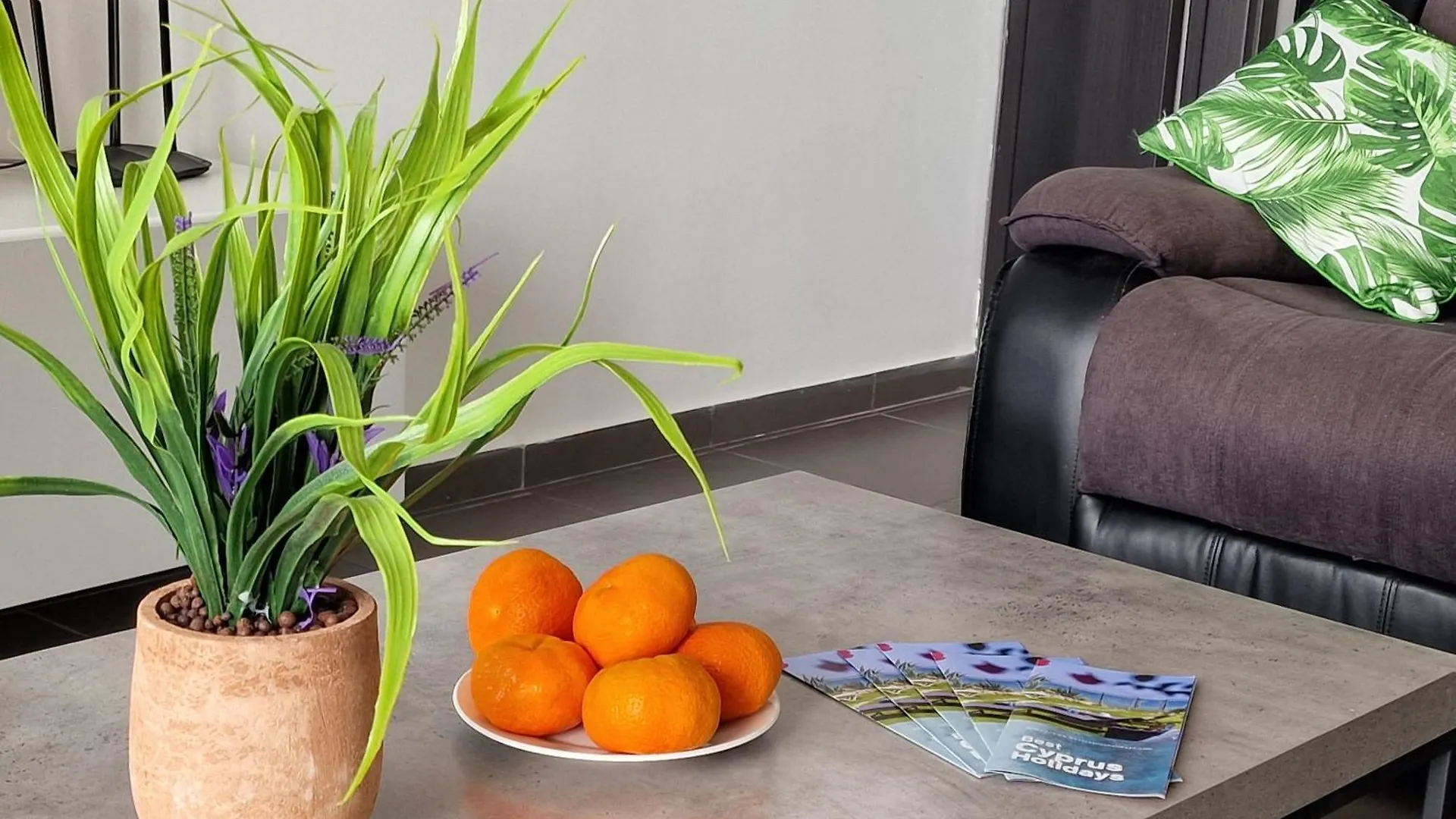 Apartment Tropical Paradise 200M From Finikoudes Beach Larnaca