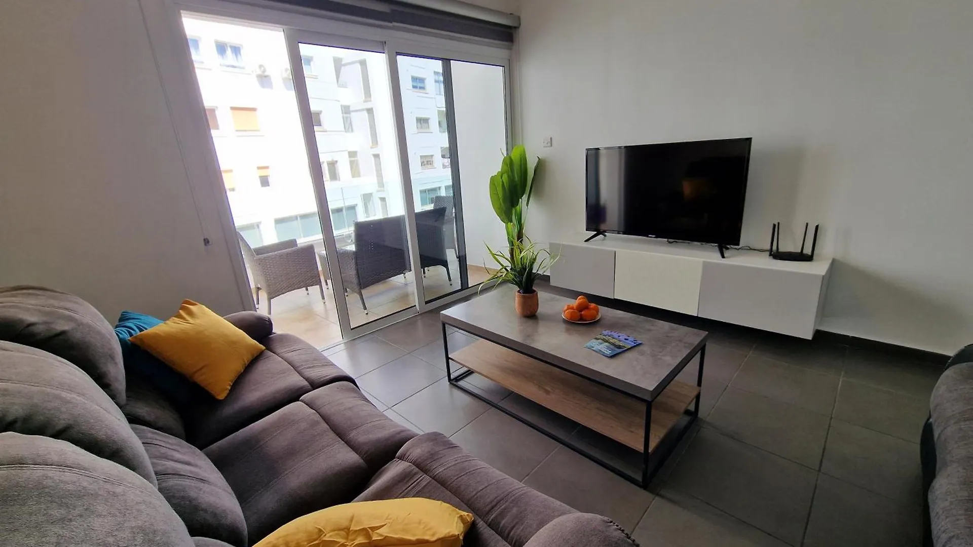 Apartment Tropical Paradise 200M From Finikoudes Beach Larnaca Cyprus